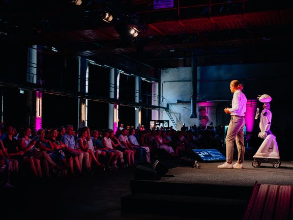 Malte Ziegenhagen auf der Bühne des Innovation Day 2026