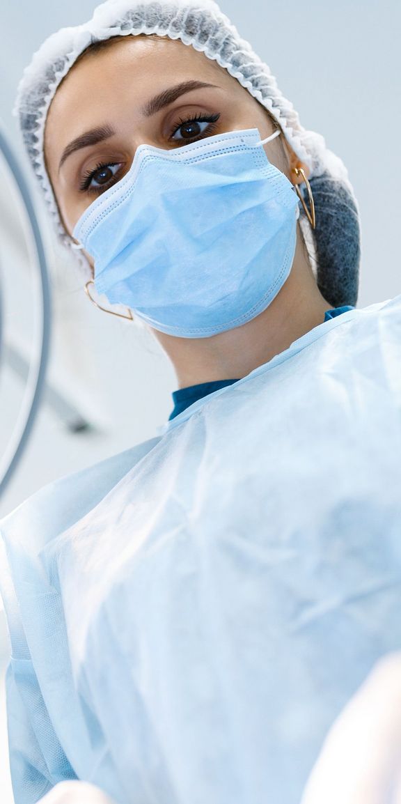 illustrative Grafik: Ärztin im OP