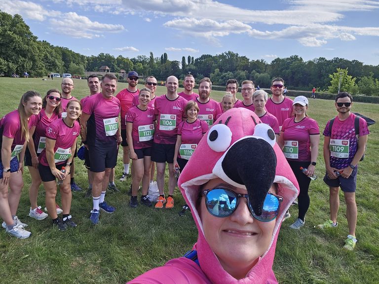 Kolleg*innen beim Firmenlauf in Leipzig Gruppenfoto der Kolleg*innen beim Firmenlauf in Leipzig